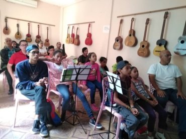 Teaching Visually Impaired Music #Venezuela