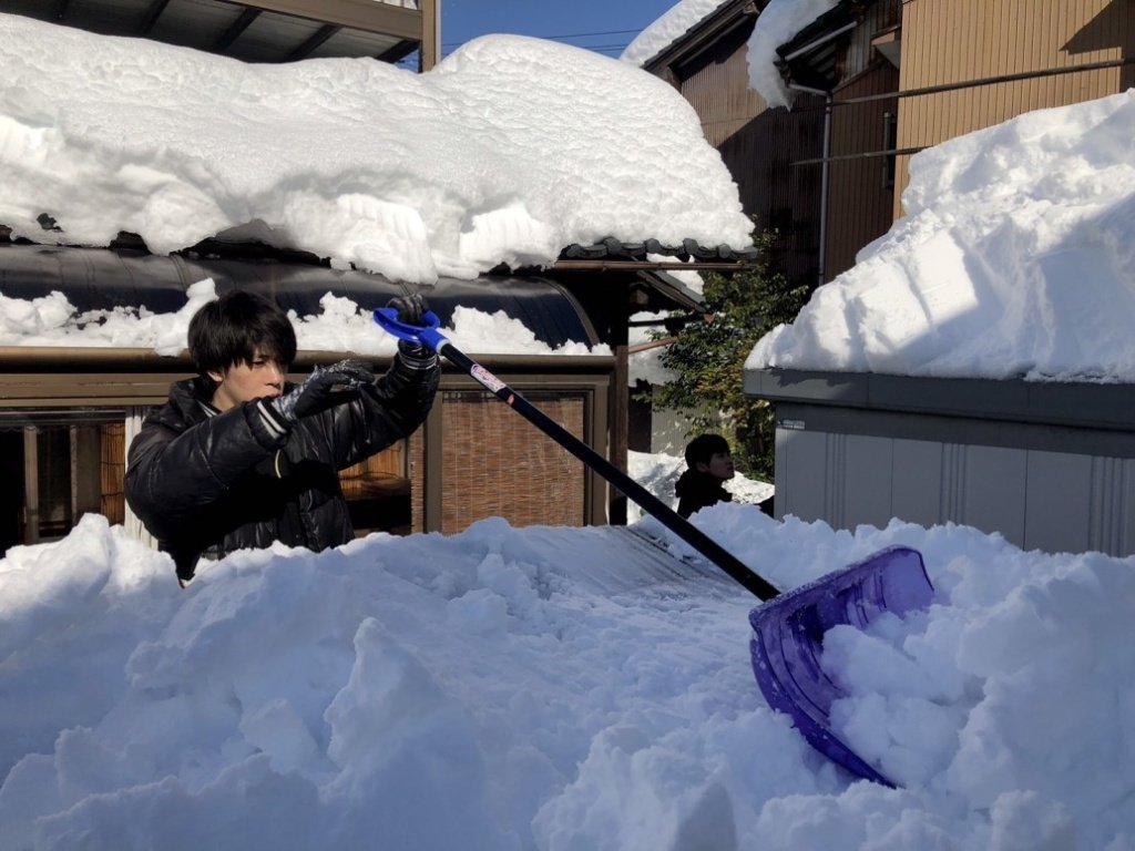 Snow Shoveling Volunteering Japan IAYSP